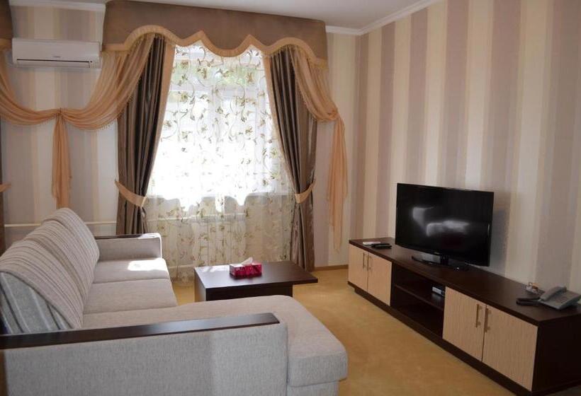 Полулюкс, Mereke