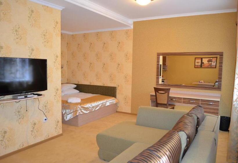 Полулюкс, Mereke