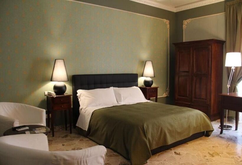 اتاق استاندارد چهار تخته, Neathon Rooms