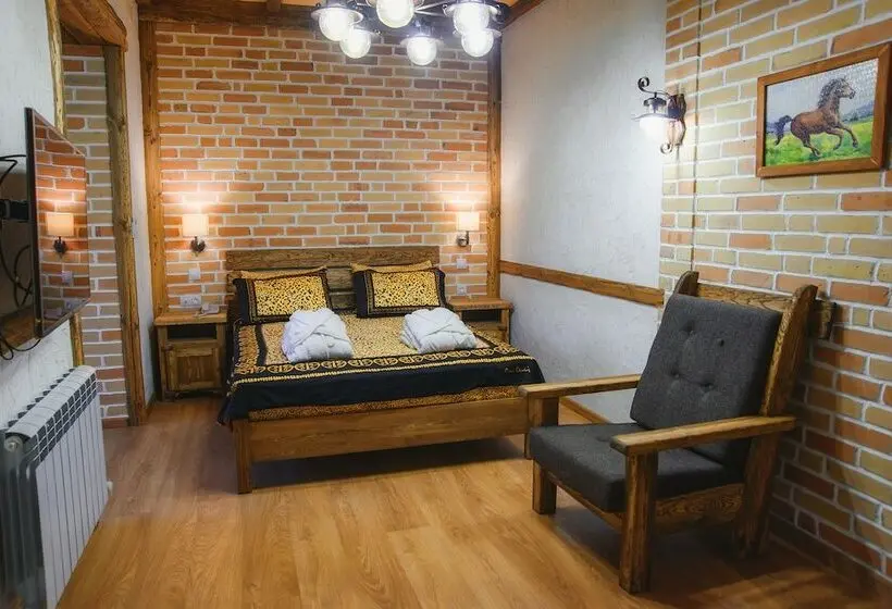 استودیوی استاندارد, Orbita Boutique