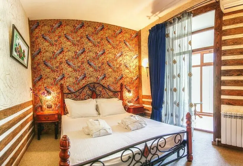 استودیوی استاندارد, Orbita Boutique