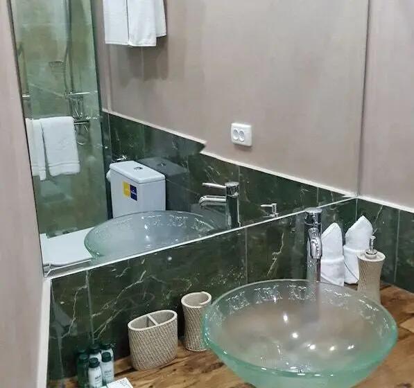 استودیوی استاندارد, Orbita Boutique
