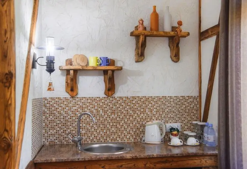 استودیوی استاندارد, Orbita Boutique