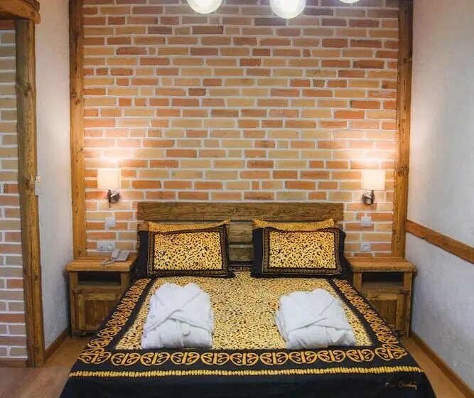 استودیوی استاندارد, Orbita Boutique