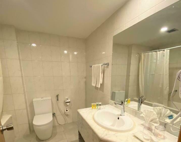 اتاق استاندارد سه نفره, Silk Road