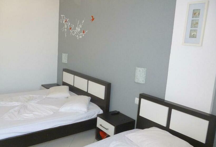 اتاق استاندارد سه نفره, Summer Dream