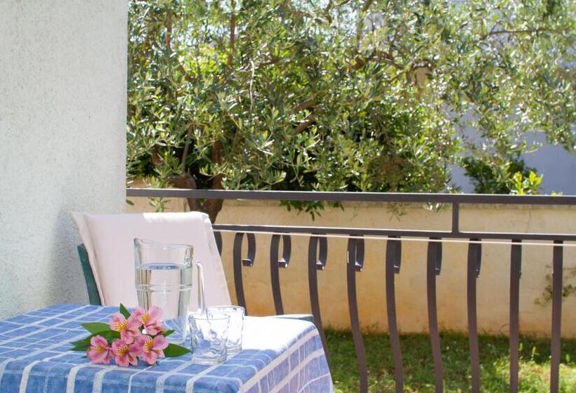 バルコニー付きスタンダードステューディオ, Villa Sveta Eufemija Bed And Breakfast