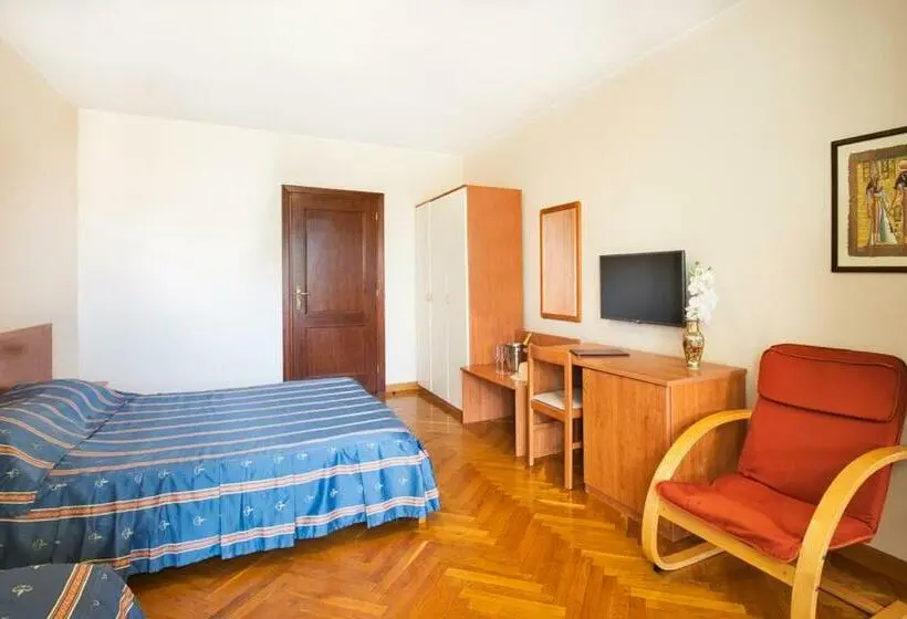 اتاق استاندارد سه نفره, Villa Sveta Eufemija Bed And Breakfast
