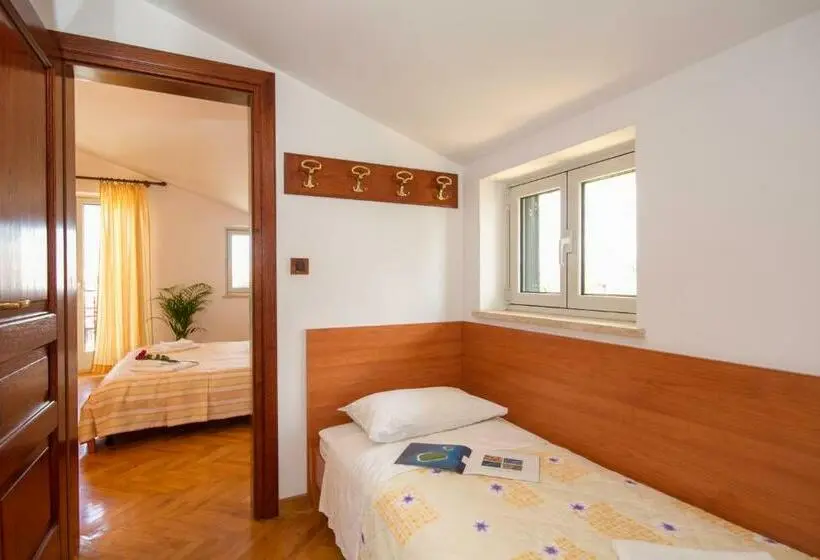 اتاق استاندارد سه نفره, Villa Sveta Eufemija Bed And Breakfast