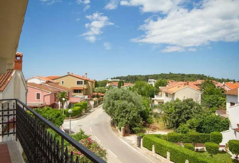 اتاق استاندارد سه نفره, Villa Sveta Eufemija Bed And Breakfast