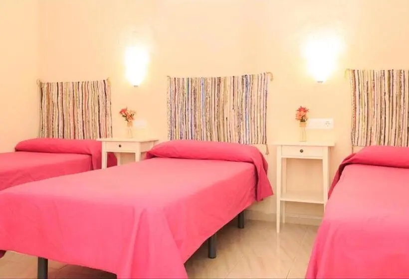 اتاق استاندارد سه نفره, Pension Azahar