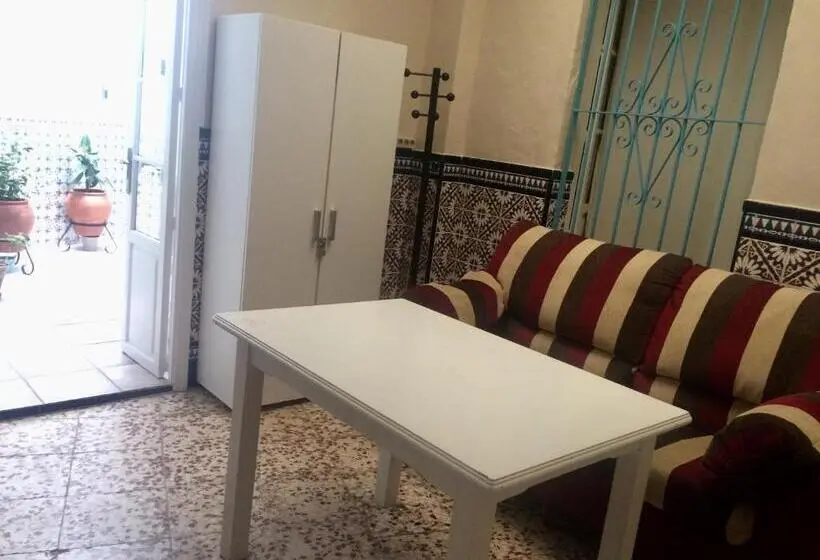 اتاق خانوادگی, Pension Azahar