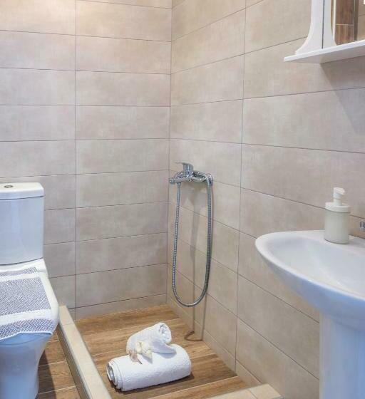 דירת חדר בקומת קרקע, Roditsa Patritsia Apartments