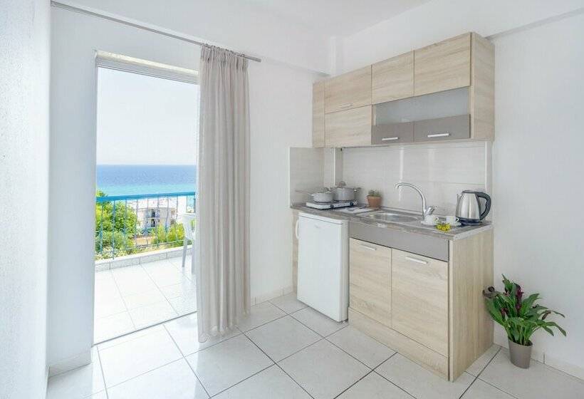 דירת חדר בקומת קרקע, Roditsa Patritsia Apartments