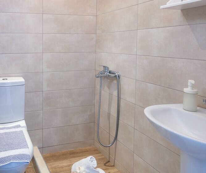 דירת חדר בקומת קרקע, Roditsa Patritsia Apartments