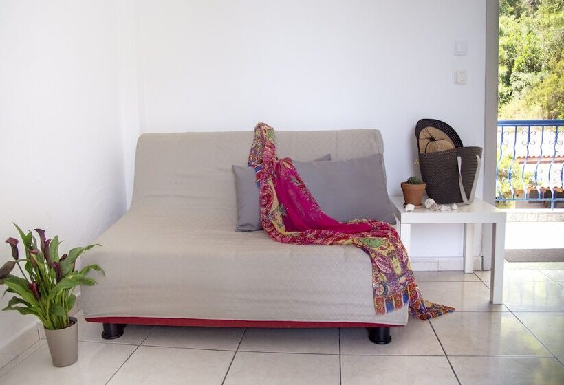 דירת חדר נוף לים, Roditsa Patritsia Apartments