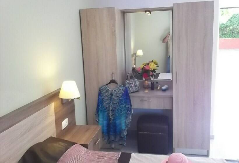 إستوديو قياسى, Stalaktites Studios And Apartments