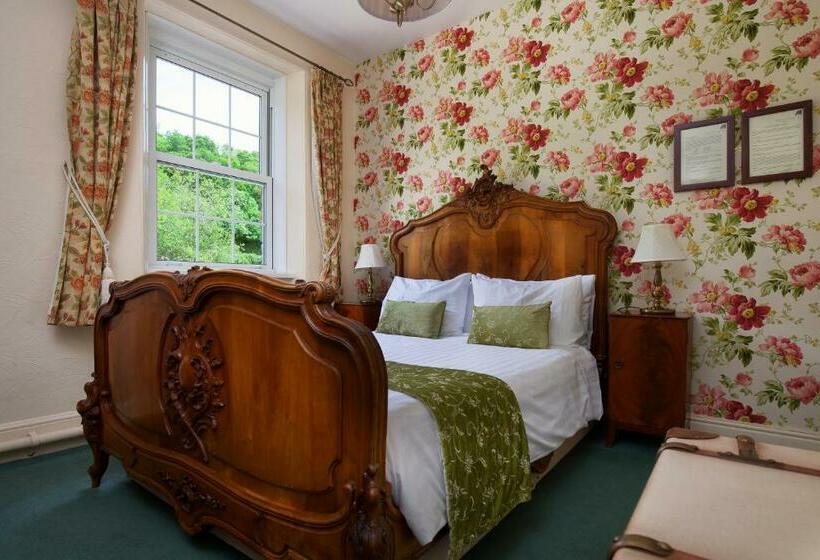 اتاق عادی, Fox & Hounds Country