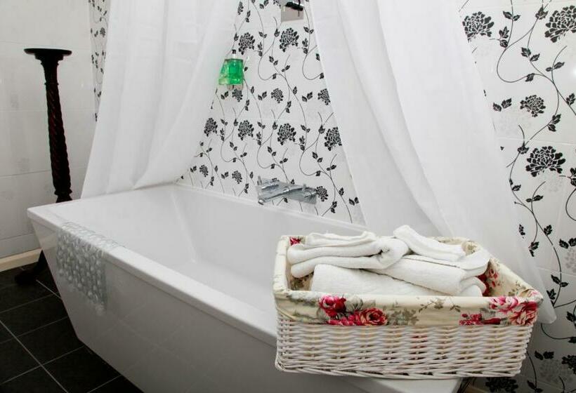 اتاق سوپریور, Fox & Hounds Country