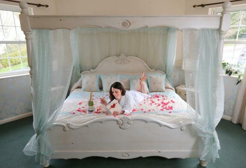 اتاق سوپریور, Fox & Hounds Country