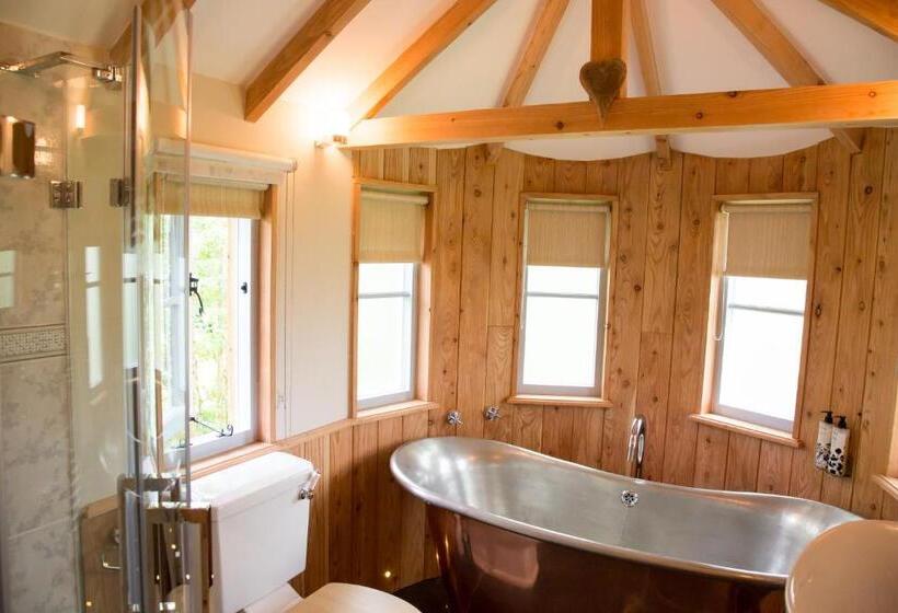 ویلای لوکس 1 خوابه, Fox & Hounds Country