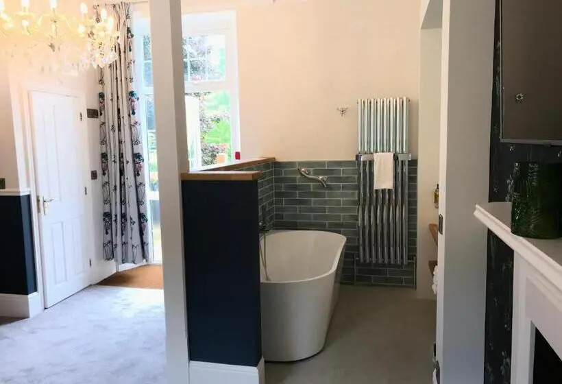 Suite Deluxe, Fox & Hounds Country