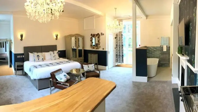 Suite Deluxe, Fox & Hounds Country