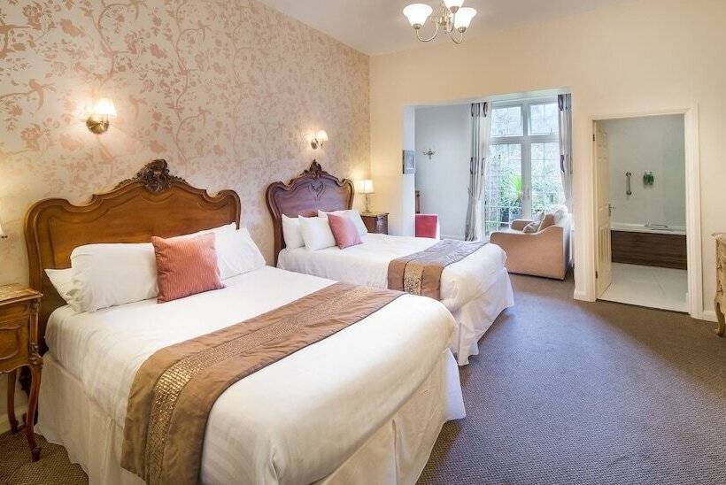 اتاق سوپریور, Fox & Hounds Country