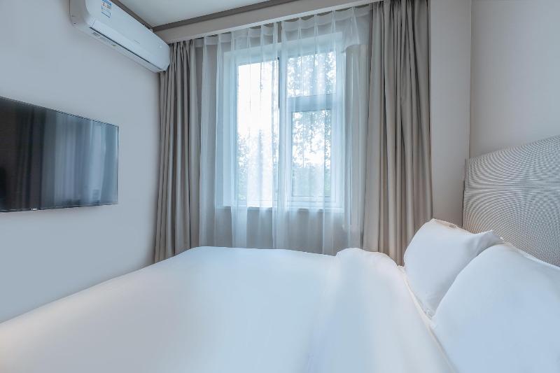 Superior Oda, Hanting Express Beijing The South Gate Of The Temple Of Heaven