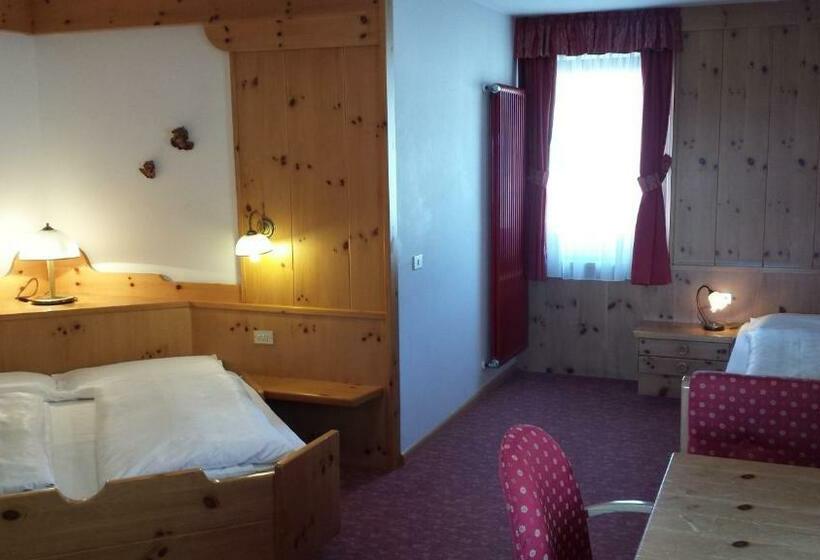 スタンダードトリプルルーム, Savoia