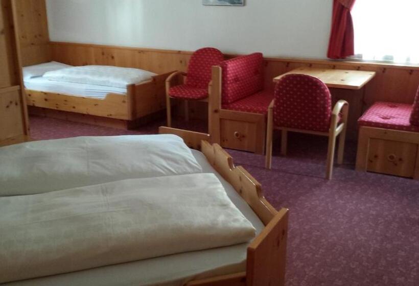 スタンダードトリプルルーム, Savoia