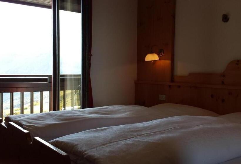 スタンダードトリプルルーム, Savoia