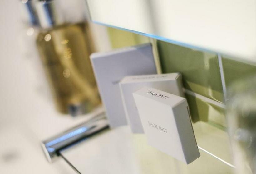 标准单人间, The Wellington