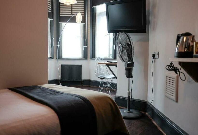 标准单人间, The Wellington