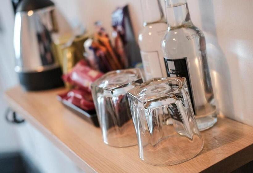 标准间, The Wellington