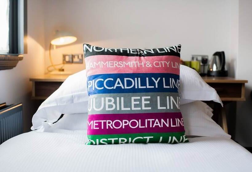 标准单人间, The Wellington