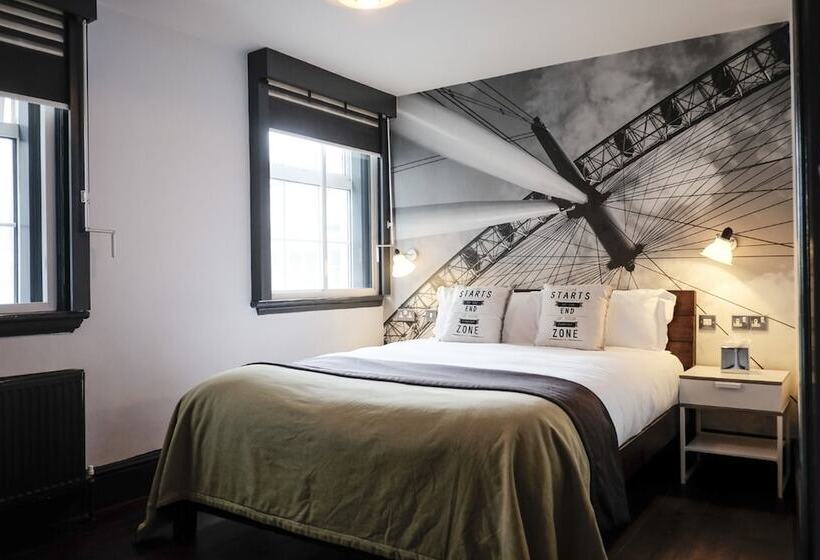 Quarto Estandar, The Wellington