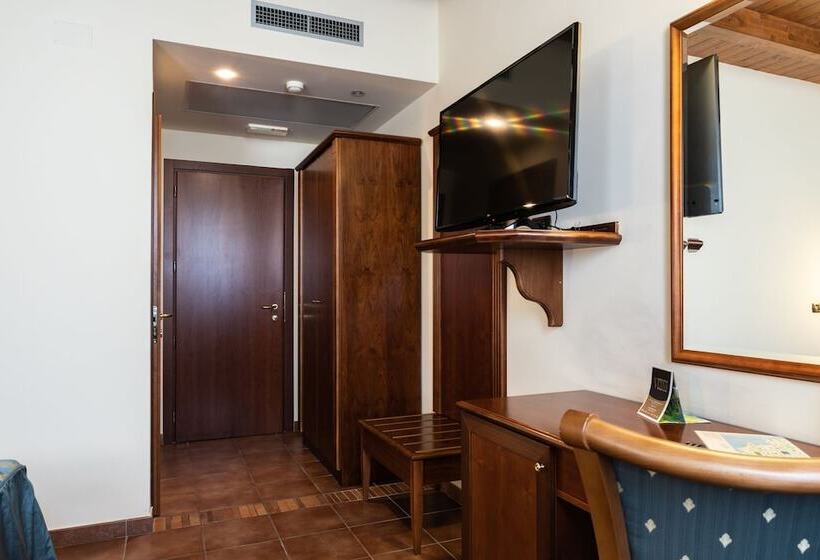 غرفة قياسية ثلاثية, Villa Venus Resort & Spa