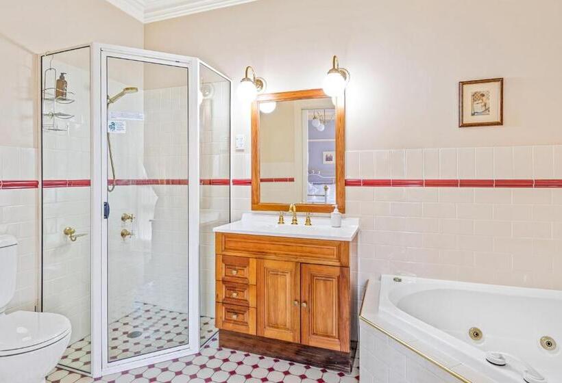 스탠다드 발코니 룸, Bethany Manor B&b, Call Us For Cheapest Rates