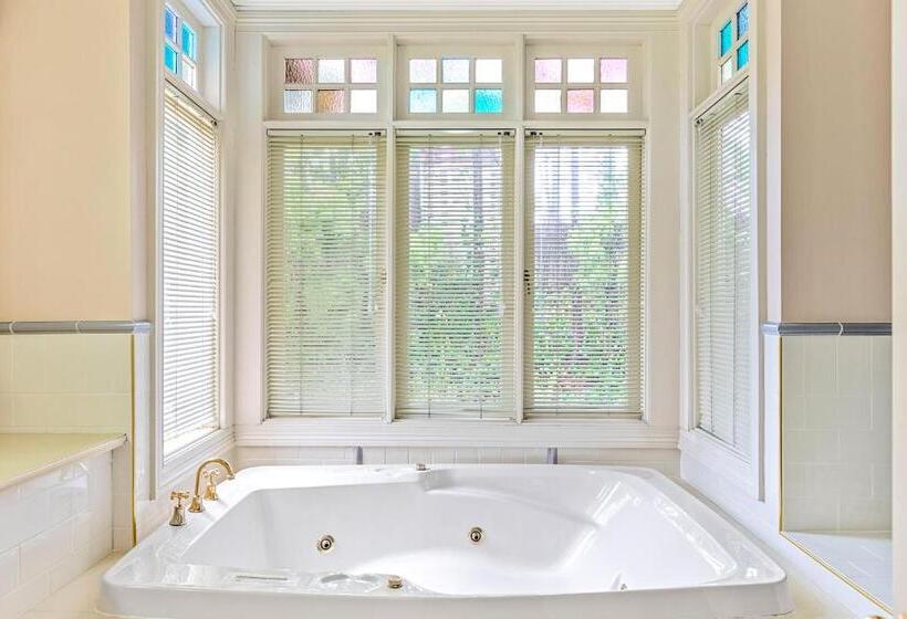 스탠다드 트리플 룸 가든 전망, Bethany Manor B&b, Call Us For Cheapest Rates