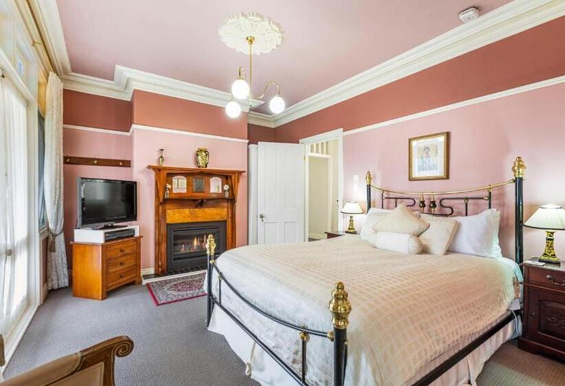 חדר סטנדרט עם ג'קוזי, Bethany Manor B&b, Call Us For Cheapest Rates