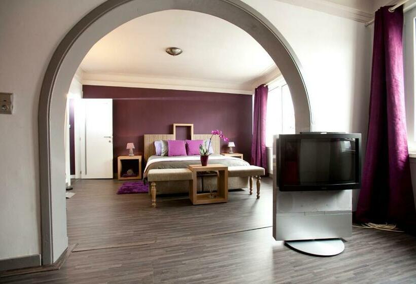 سوئیت با بالکن, B&b Luxe Suites 1 2 3