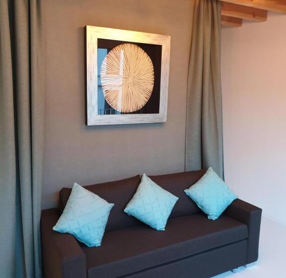 سوئیت جونیور با تراس, B&b Luxe Suites 1 2 3