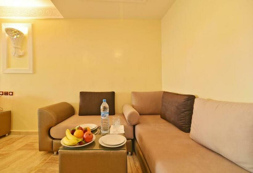 标准三人间, Blue Sky Hôtel