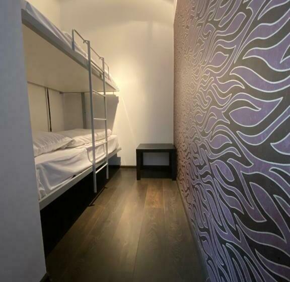 جناح ديلوكس, De Boskar Peer