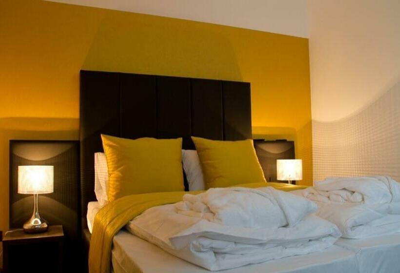 디럭스 스위트, De Boskar Peer