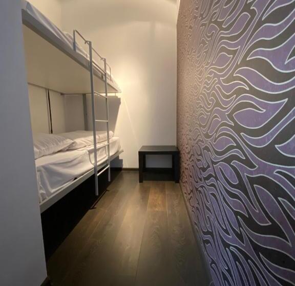 جناح جونيور, De Boskar Peer