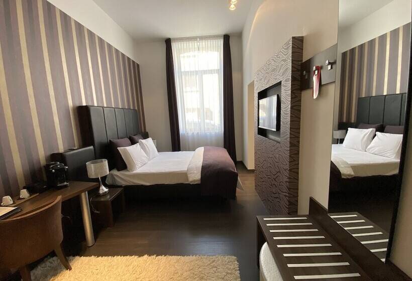 غرفة كومفورت, De Boskar Peer