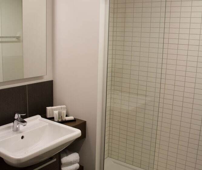 غرفة كومفورت, De Boskar Peer