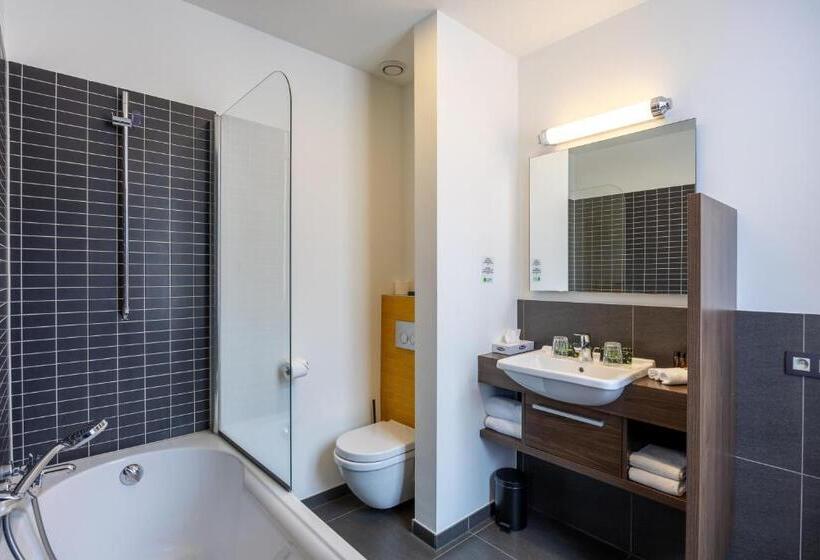 جناح ديلوكس, De Boskar Peer